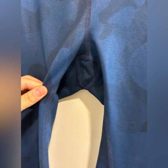 Alo Yoga Blue Camo Leggings - Picture 7 of 9